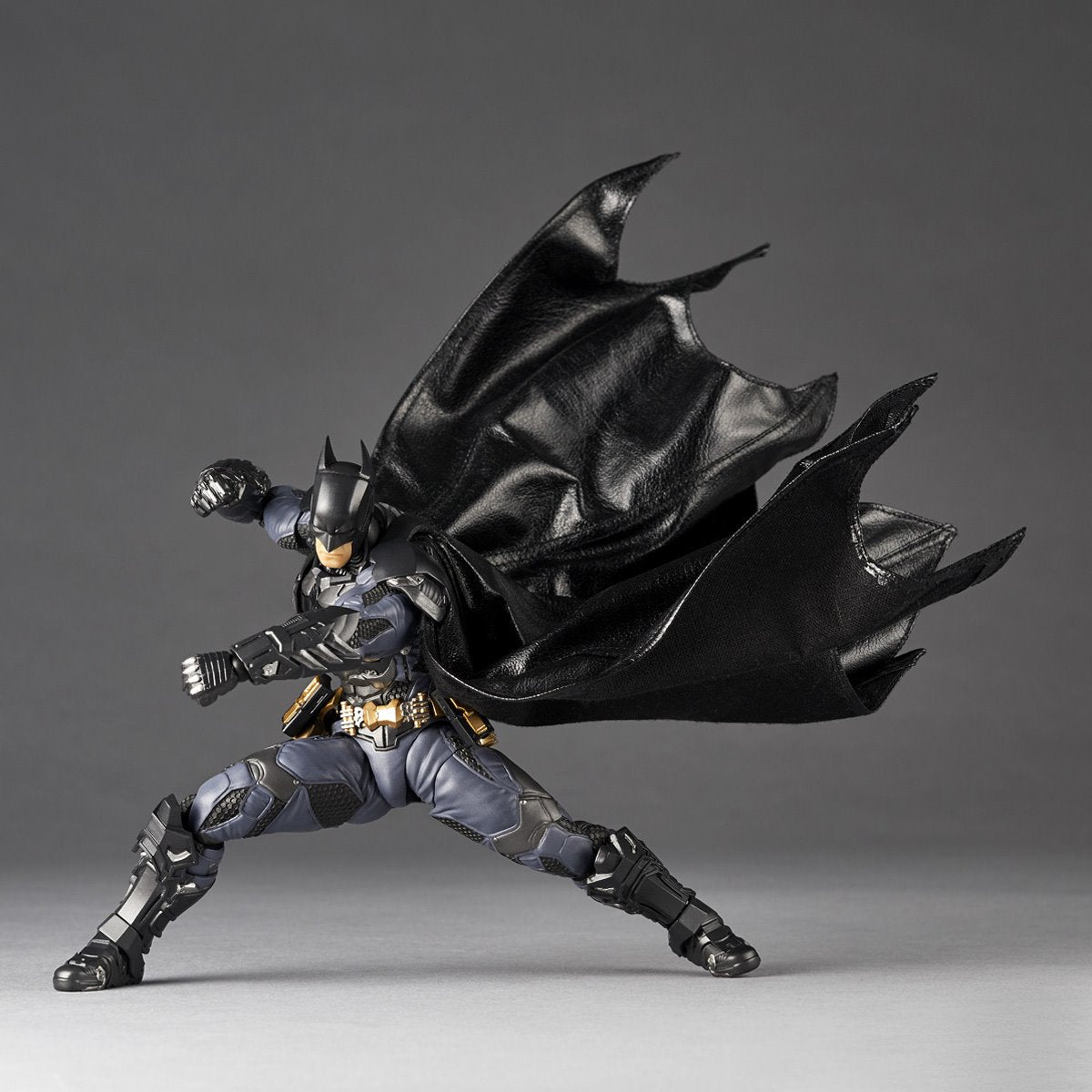 Batman: Arkham Knight Batman Revoltech Amazing Yamaguchi Action Figure