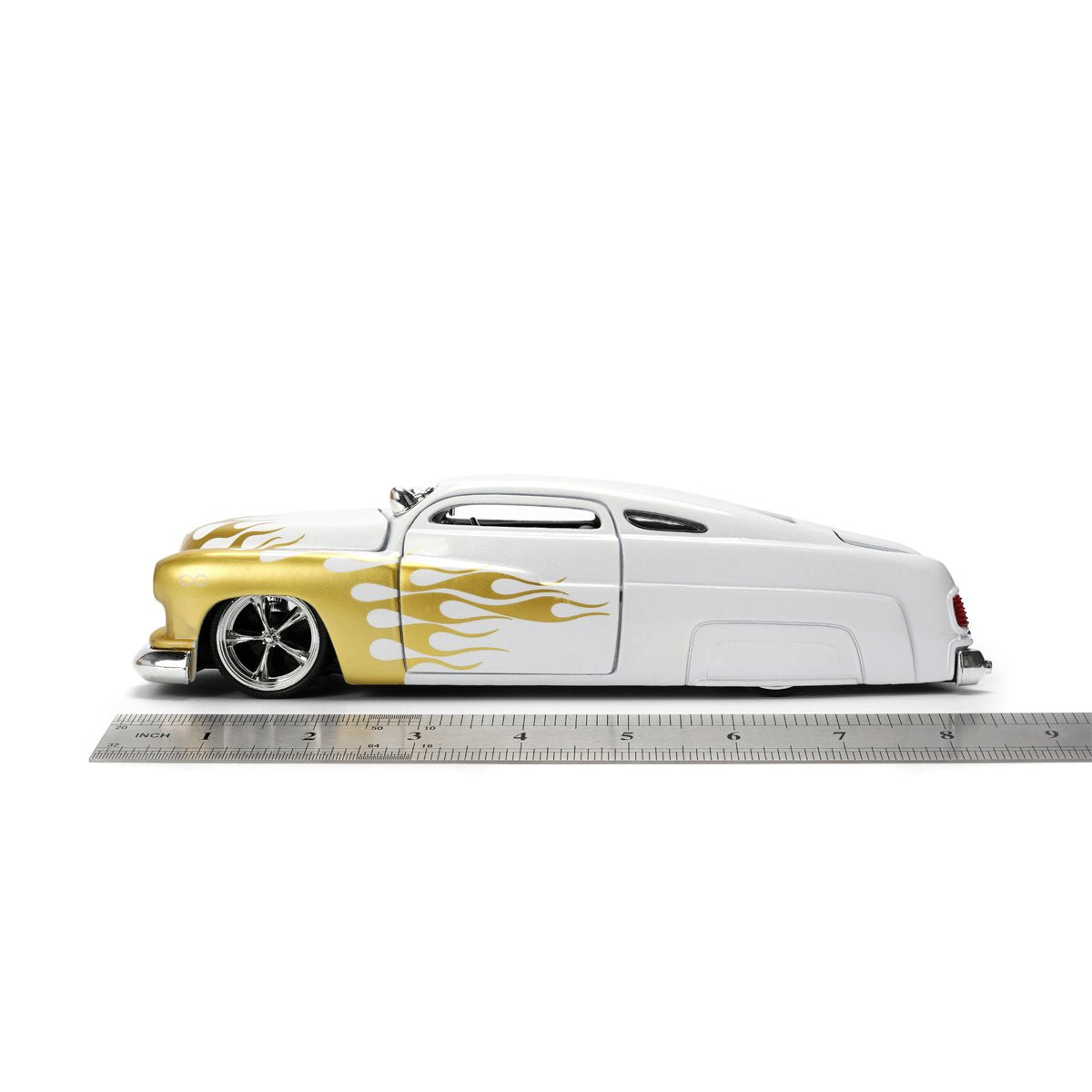Bigtime Muscle 1951 White Mercury 1:24 Scale Die-Cast Metal Vehicle
