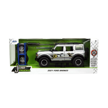 Just Trucks 2021 Ford Bronco Silver 1:24 Scale Die-Cast Metal Vehicle with Tire Rack